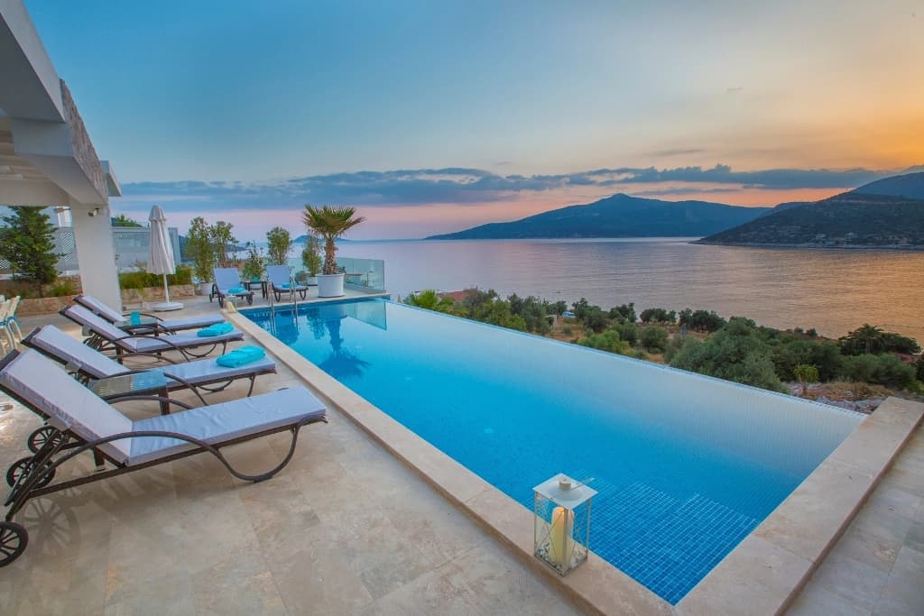 Villa Efe Korunaklı Havuz 56