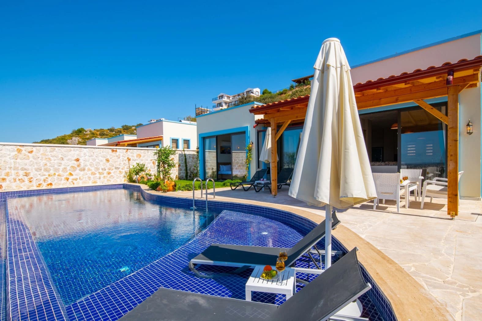 Villa Mulberry Silver Korunaklı Havuz 18