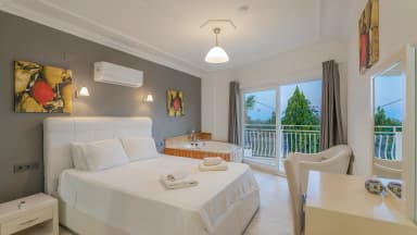 Villa Beyaz Isıtmalı Havuz 16