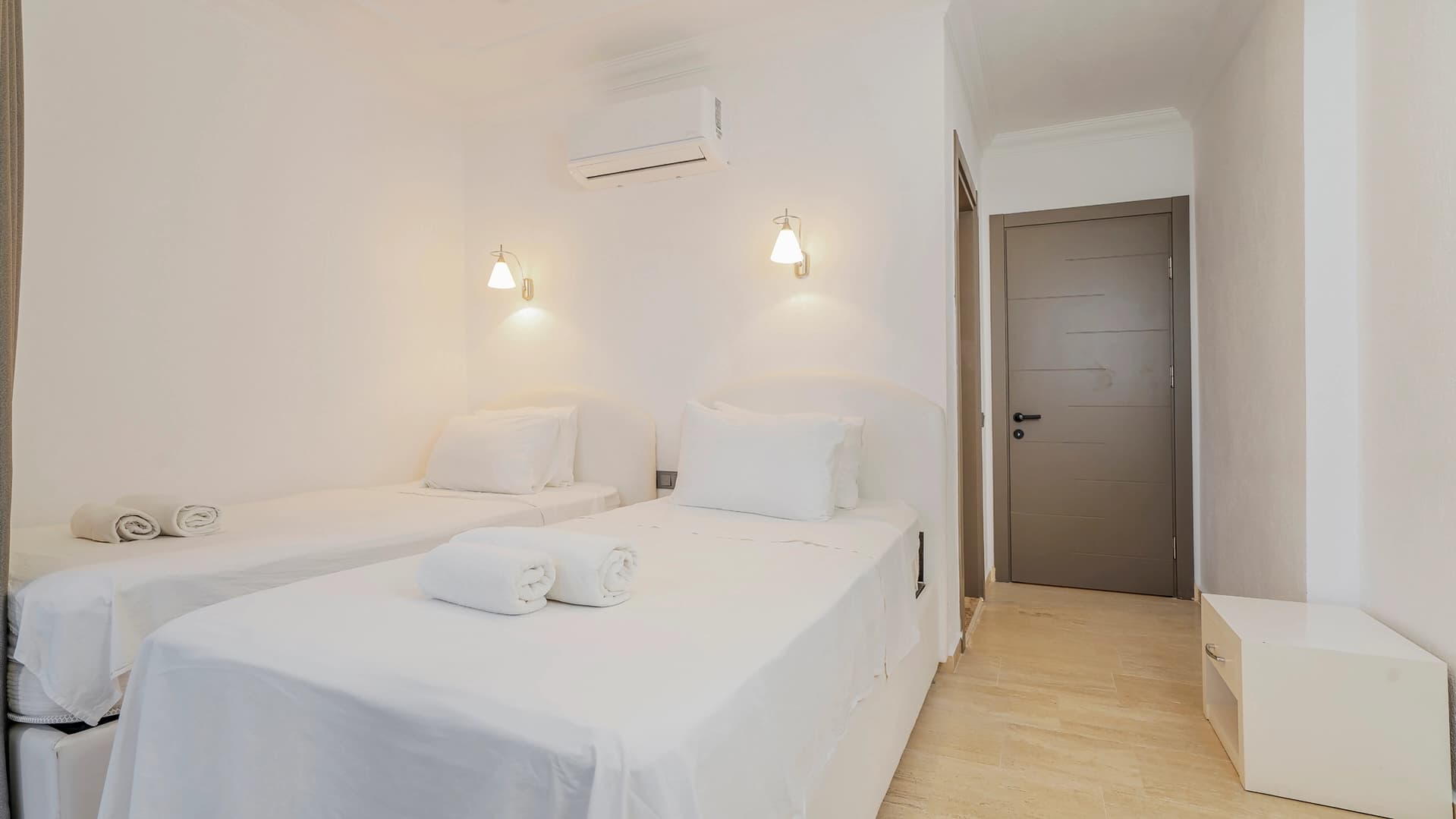Villa Beyaz Isıtmalı Havuz 58
