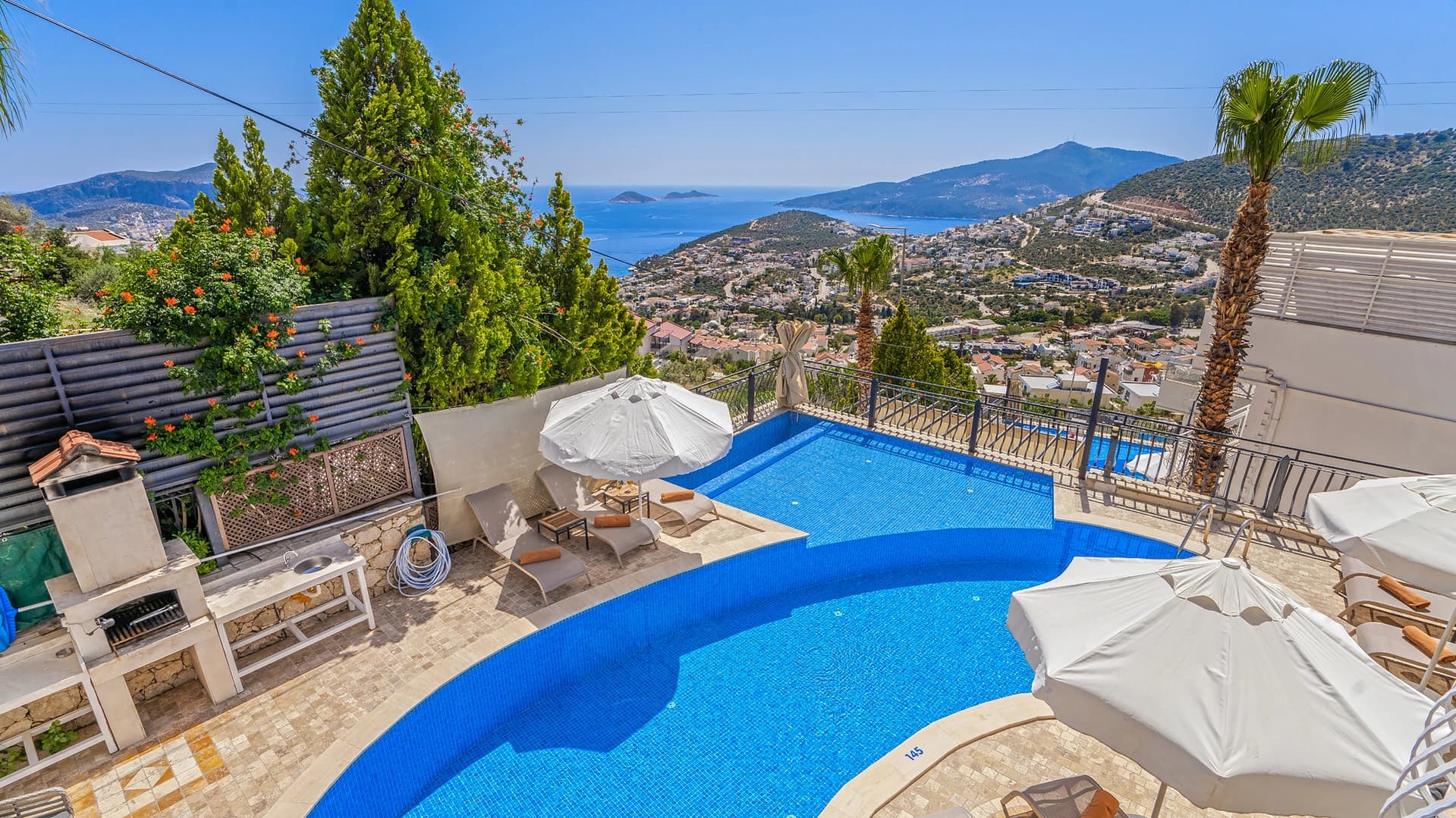 Villa Beyaz Isıtmalı Havuz 28