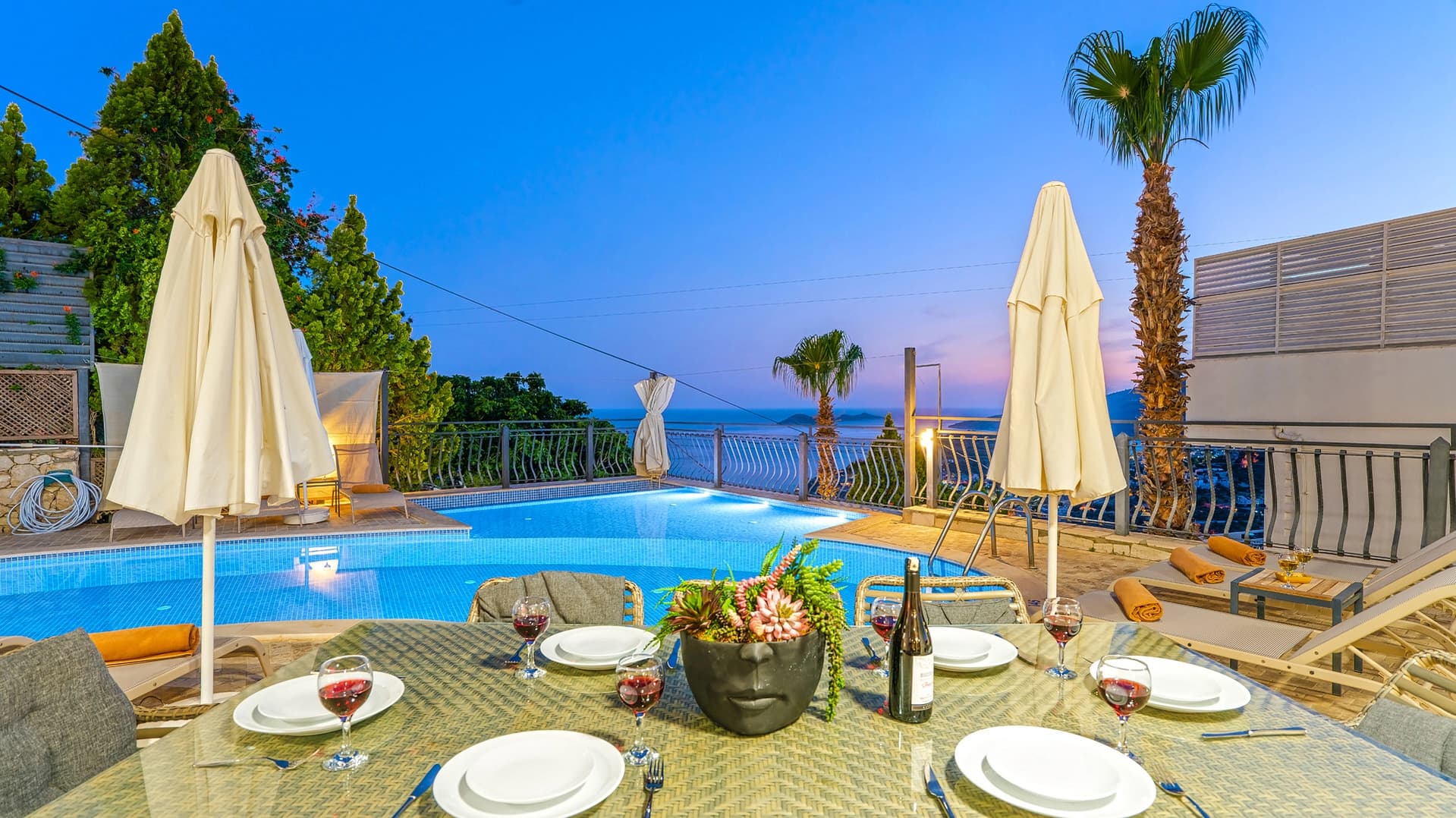 Villa Beyaz Isıtmalı Havuz 84