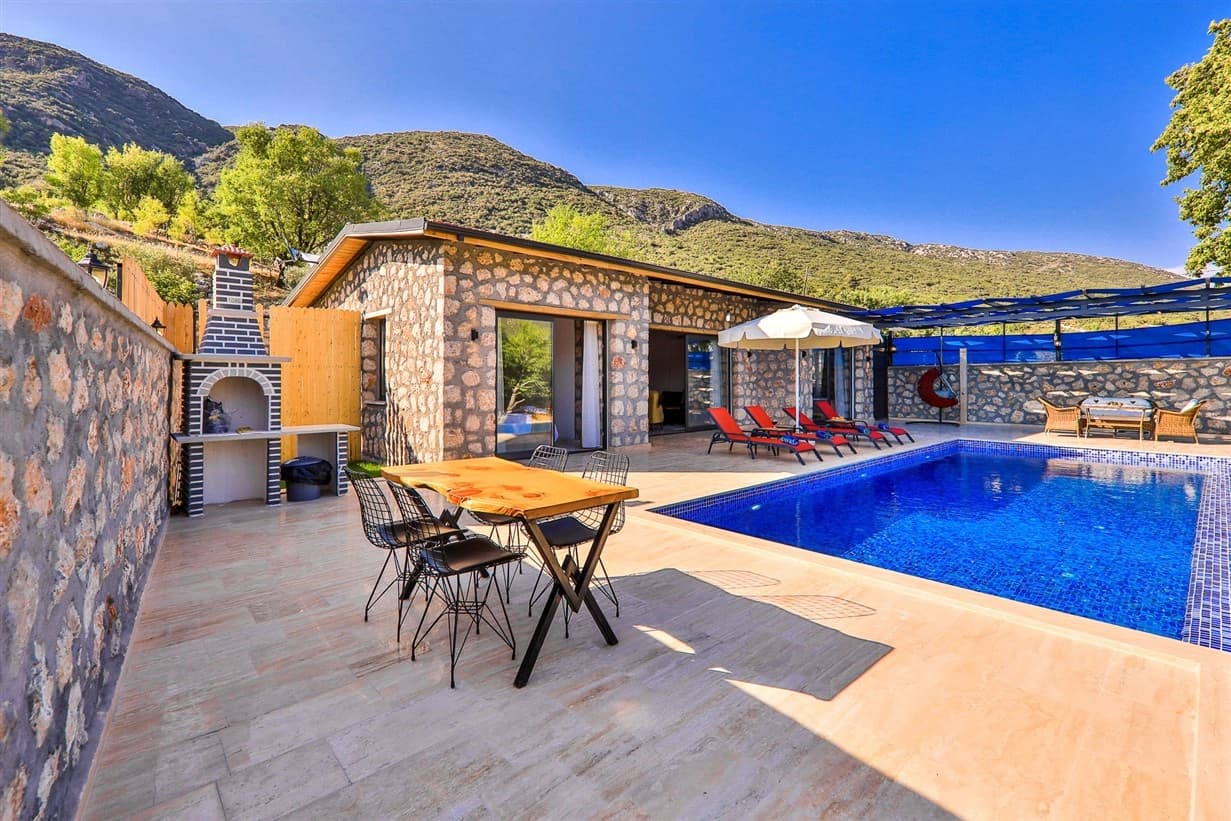 Villa Azra Naz Korunaklı Havuz 45