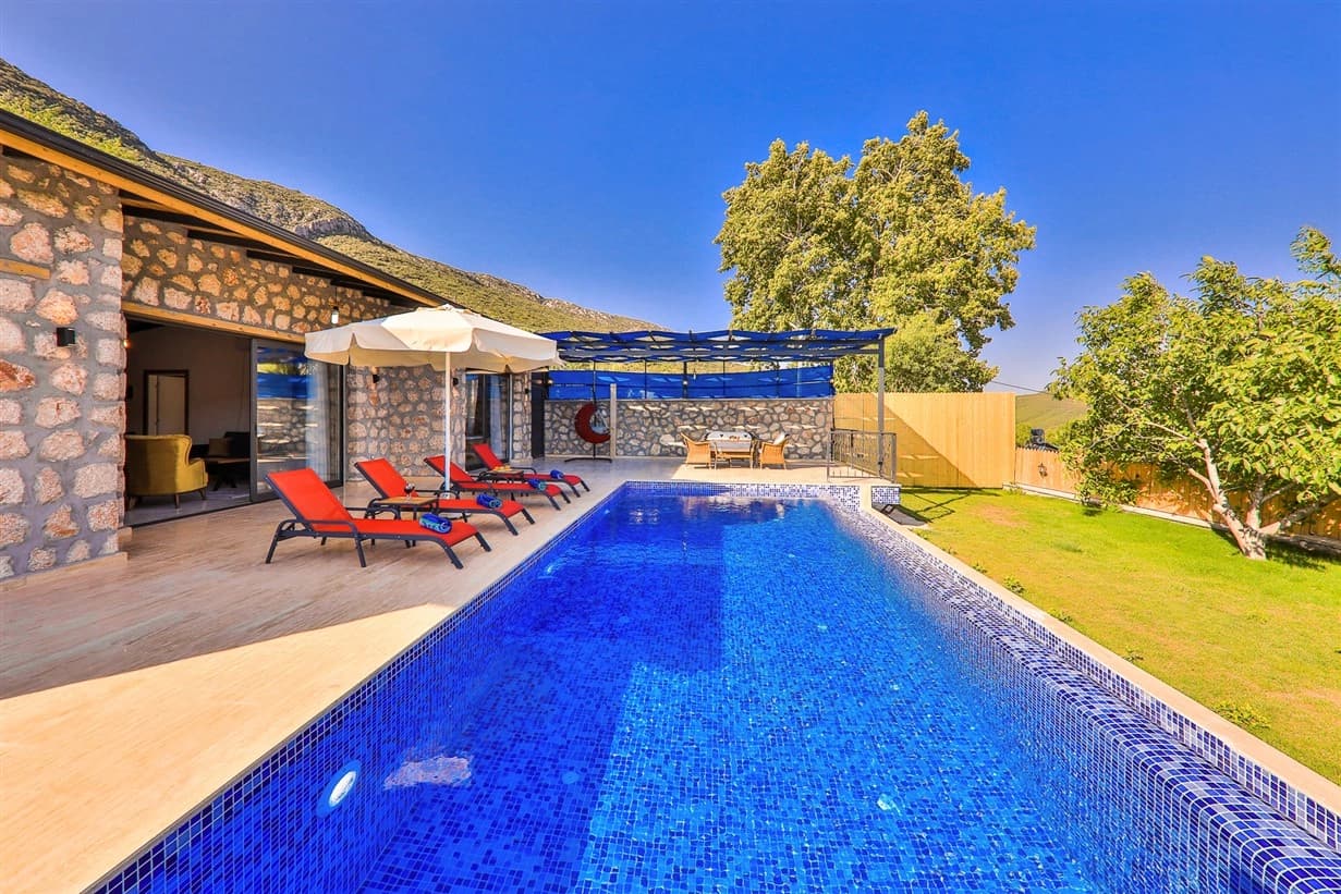 Villa Azra Naz Korunaklı Havuz 73