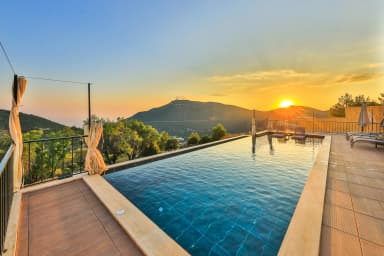 Villa Mirador Korunaklı Havuz 86