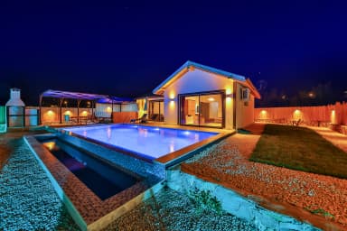 Villa Erisa Korunaklı Havuz 78
