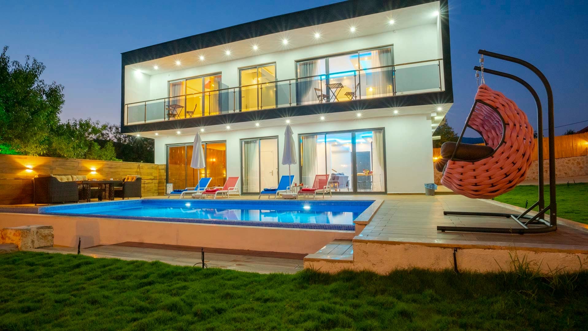 Villa Palas Korunaklı Havuz 98