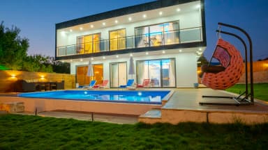 Villa Palas Korunaklı Havuz 98