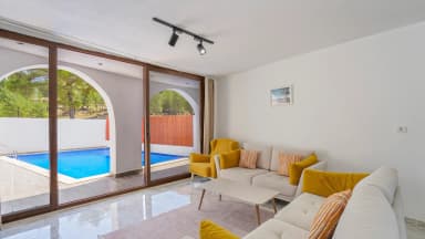 Villa Ceyhan Korunaklı Havuz 37